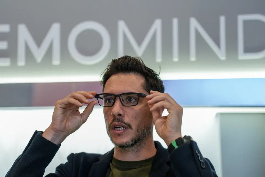 MemoMind teleprompt demo at CES 2026