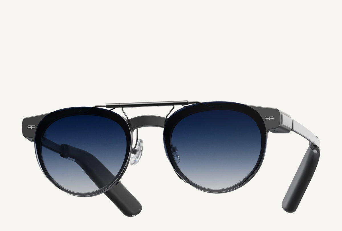 MemoMind One sunglasses clip-on with a flip-up hinge